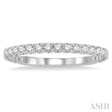 1/4 Ctw Lattice Round Cut Diamond Wedding Band in 14K White Gold