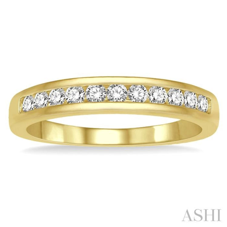 1/3 Ctw Channel Set 11 Stone Round Cut Diamond Wedding Band in 14K Yellow Gold