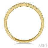 1/10 Ctw 11 Stone Round Cut Diamond Wedding Band in 14K Yellow Gold