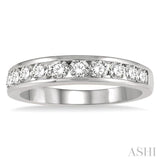 3/4 Ctw Channel Set 11 Stone Round Cut Diamond Wedding Band in Platinum