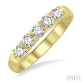 1/2 Ctw 5 Stone Round Cut Diamond Wedding Band in 14K Yellow Gold