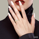 1 1/4 ctw Emerald and Round Cut Diamond Split Crossover Fashion Ring in 14K Yellow Gold