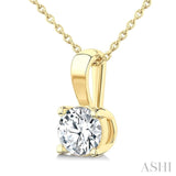3/4 Ctw Prong Set Round Cut Diamond Solitaire Pendant With Chain in 14K Yellow Gold