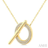 1/4 Ctw Circle Frame Round Cut Diamond Fashion Toggle Necklace in 10K Yellow Gold