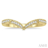 1/6 Ctw V-Shape Center Round Cut Diamond Wedding Band in 14K Yellow Gold